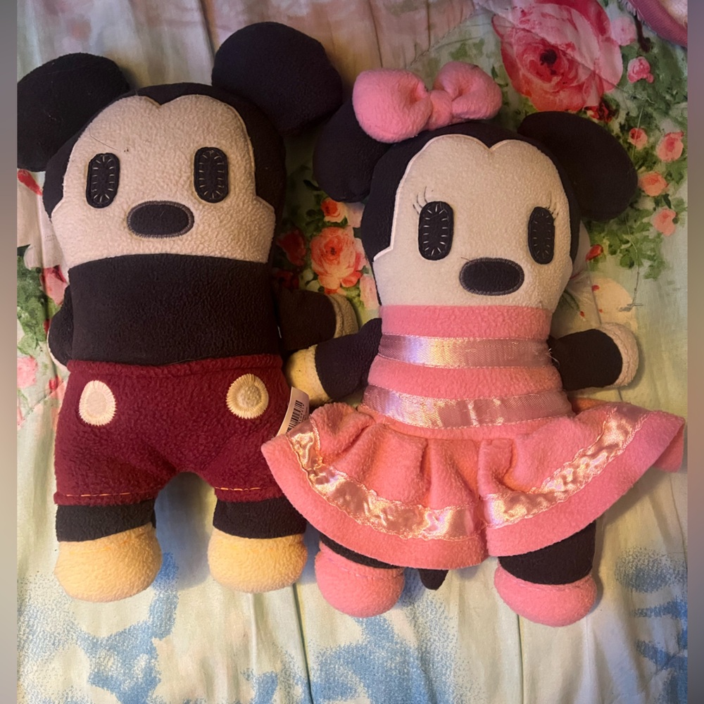 Pook a looz Disney Minnie and Mickey Mouse plushies